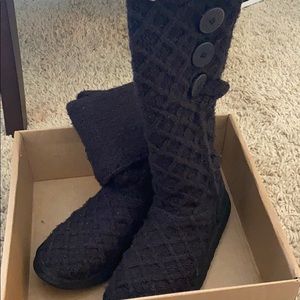 Black lattice knit ugg boots